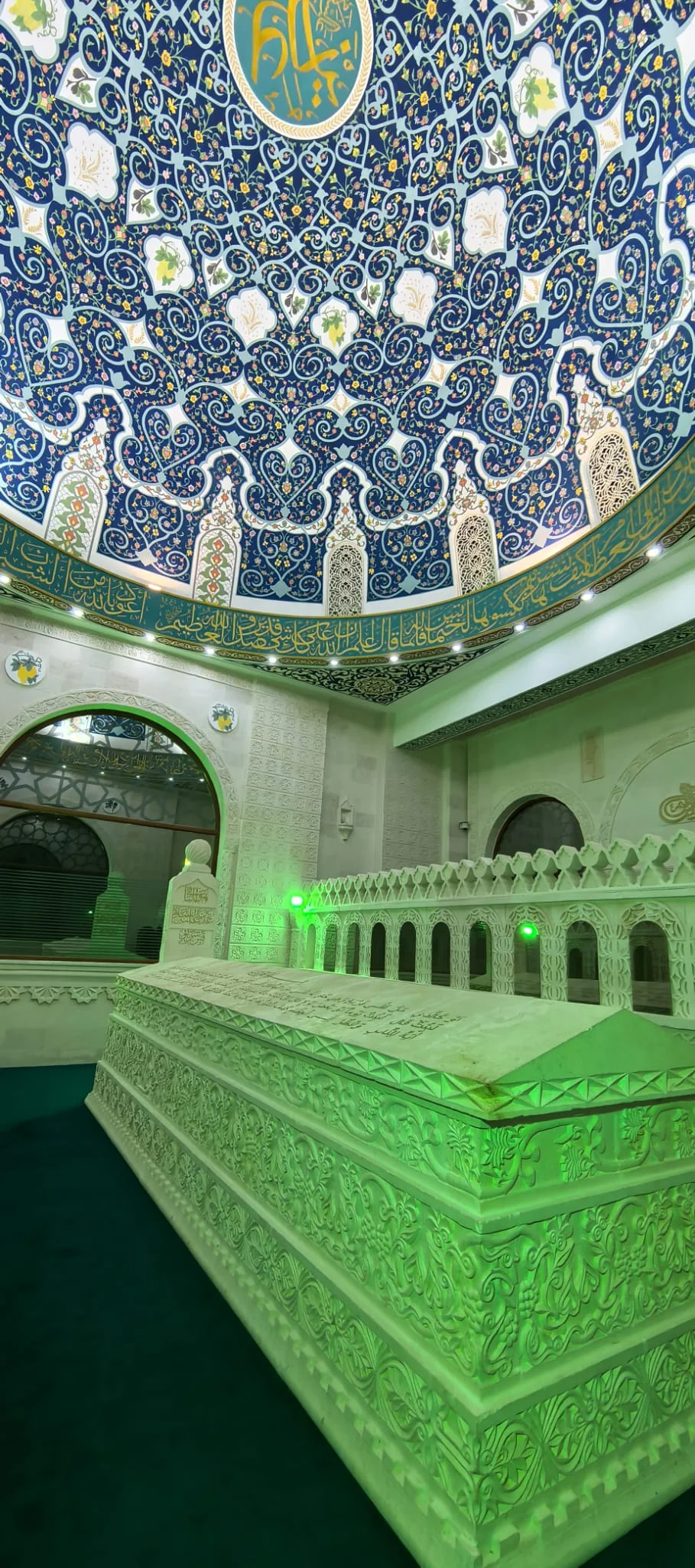 Üzeyir Aleyhisselam Makamı ve Türbe Binası İç Görünüm